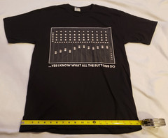 “Yes I Know What All The Buttons Do” Funny Audio Music T-Shirt Black