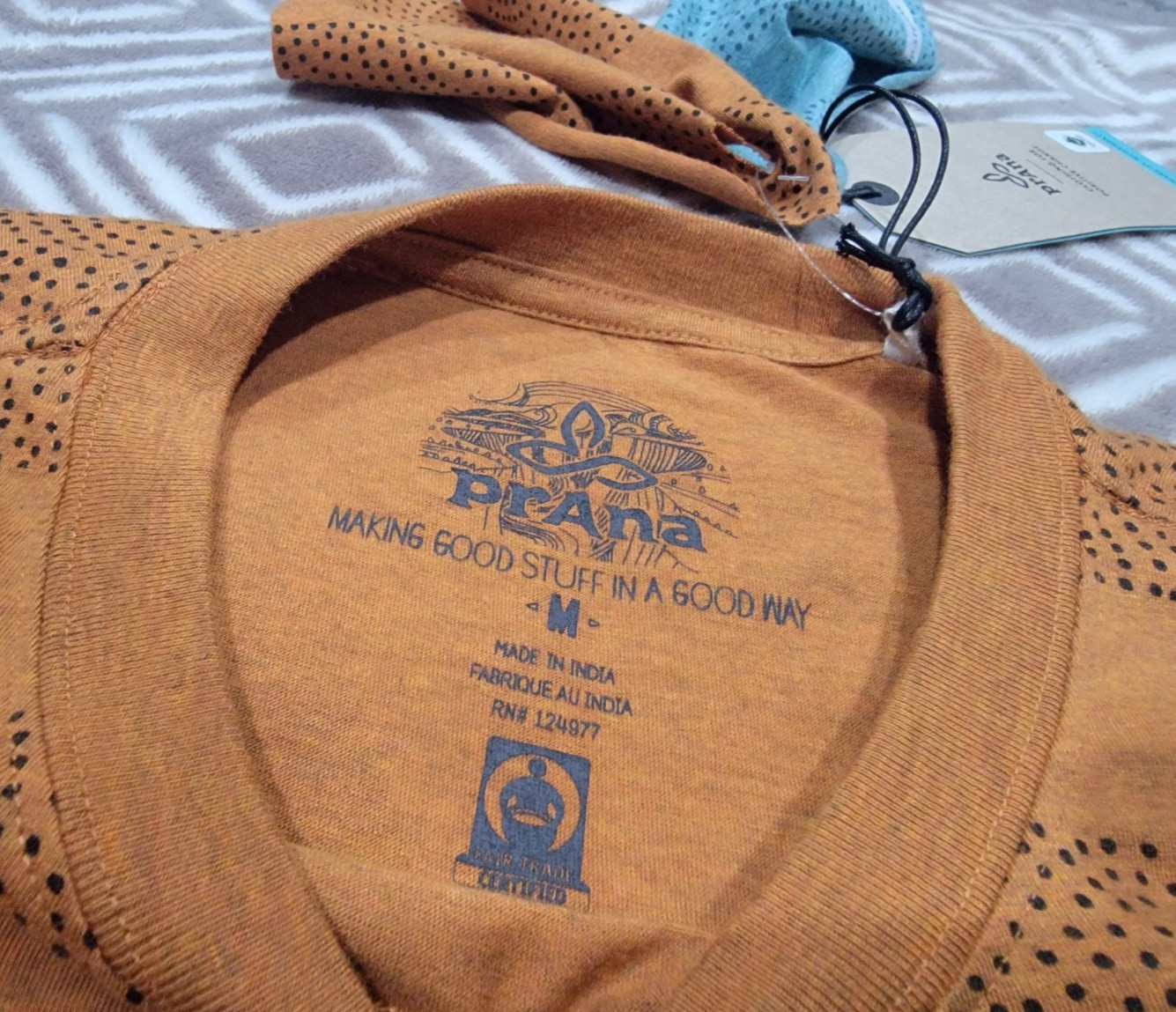 NWT prAna Men's M Roots Studio Dots Pocket tee T-Shirt Short Sleeve Copper Brown gallery