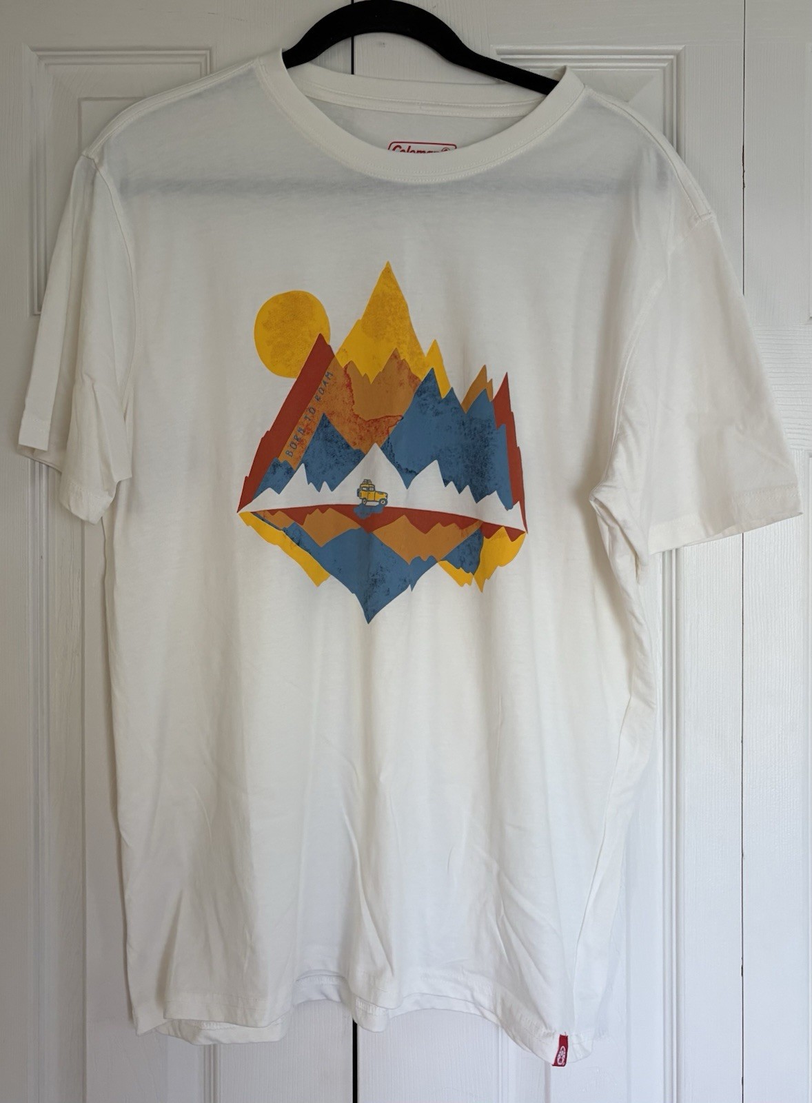 Jeep Coleman T-shirt Medium Camping Mountains Lantern Gorpcore Hiking Outdoors