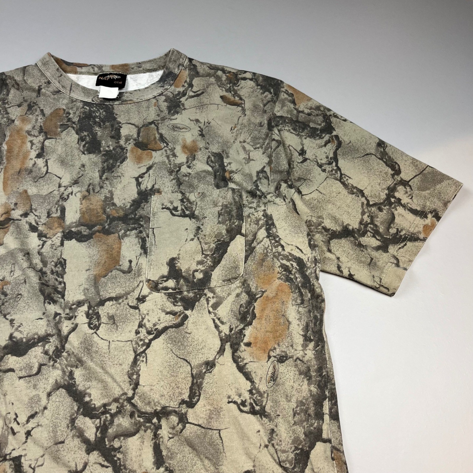 VTG Natural Gear Pocket T-Shirt Mens XL Brown Tan Camo Bark Hunting Short Sleeve gallery
