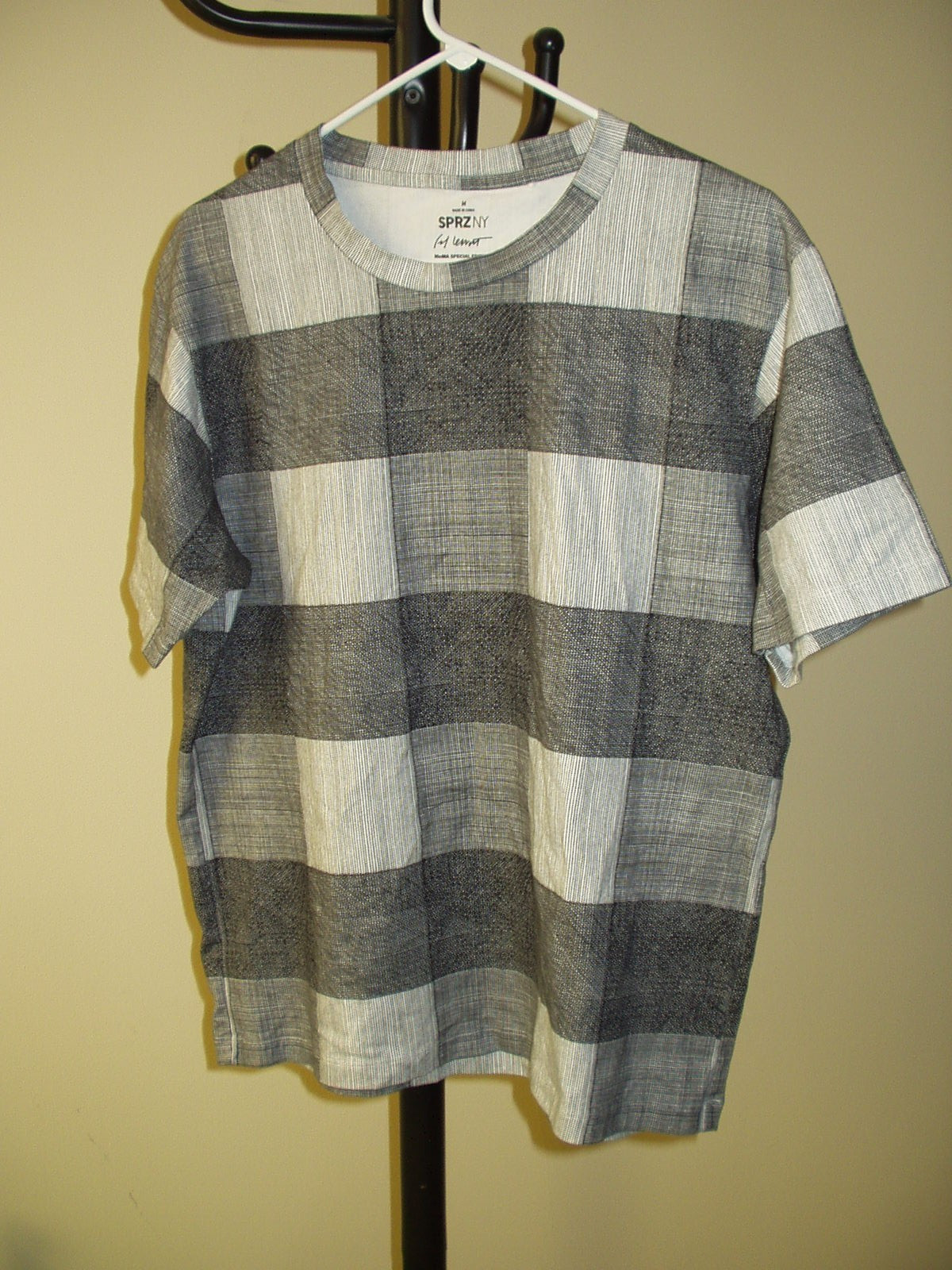 UNIQLO Sol Lewitt SPRZ NY MoMA Special Edition Men's Graphic T-Shirt - Size: M gallery