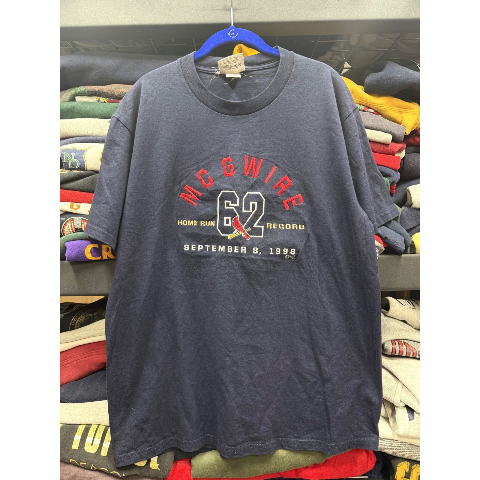 Size L Vintage 1998 90s Mark McGuire St. Louis Cardinal home run champ shirt
