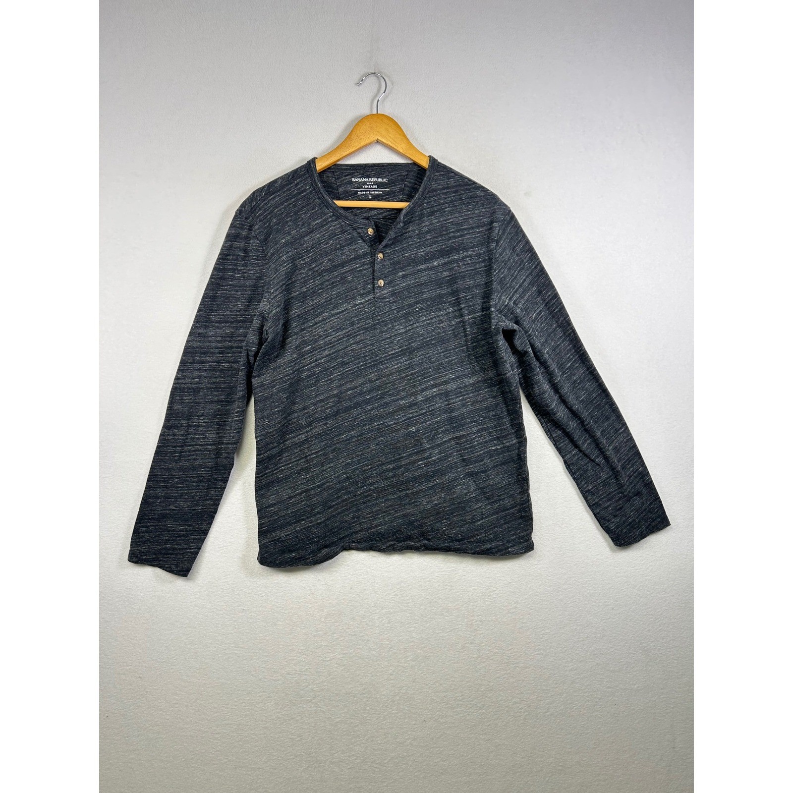 Banana Republic Henley Men Large Charcoal Gray Long Sleeve Cotton Vintage Shirt gallery