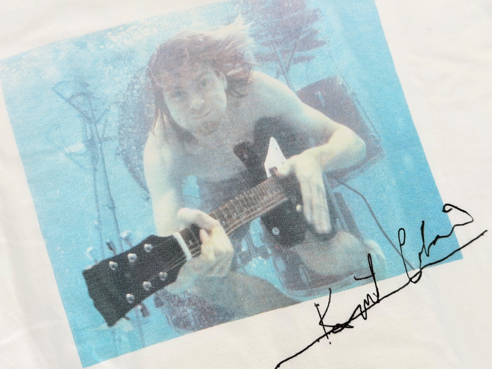 Nirvana x GU T-Shirt Men’s Size M White Used gallery