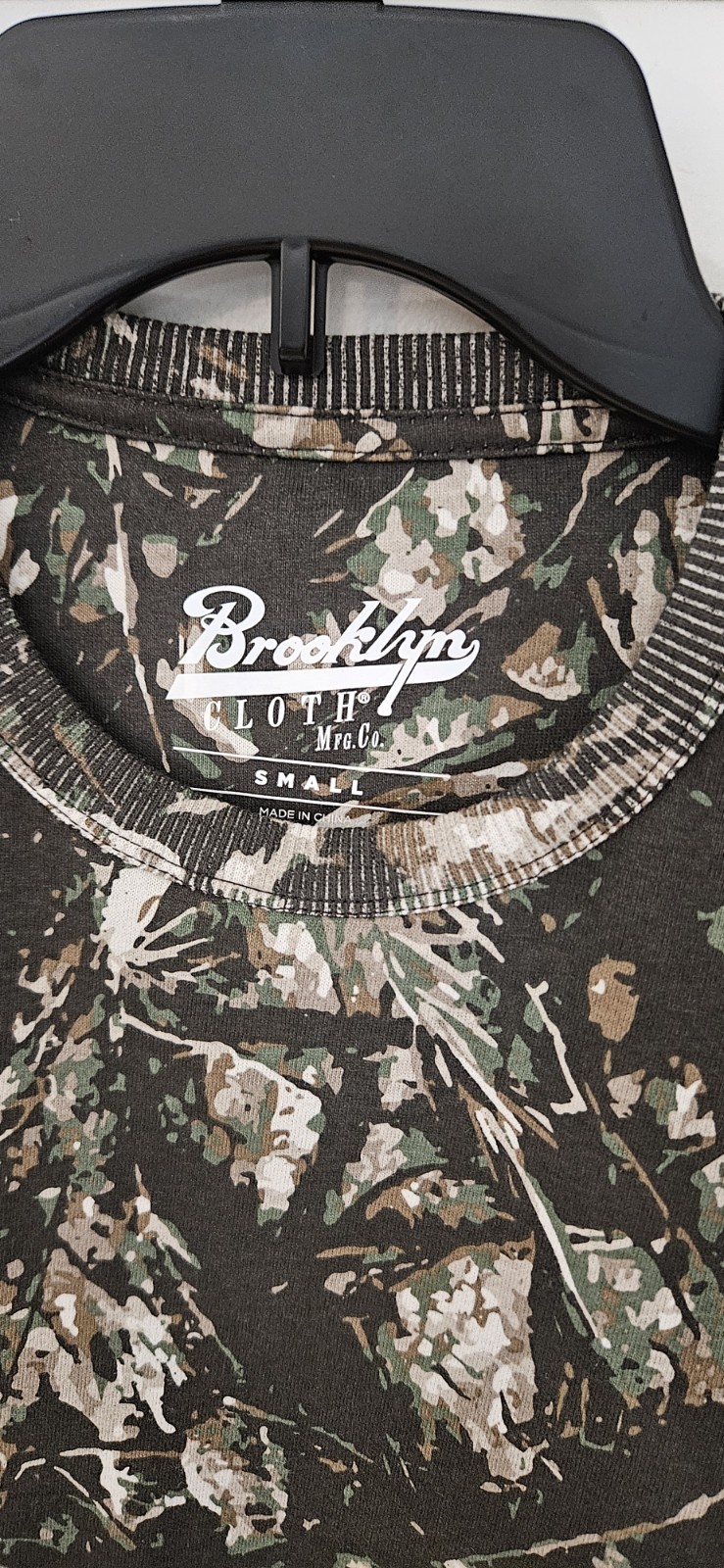 Brooklyn Cloth long sleeve camouflage shirt features a layered design Camo Sz SM gallery