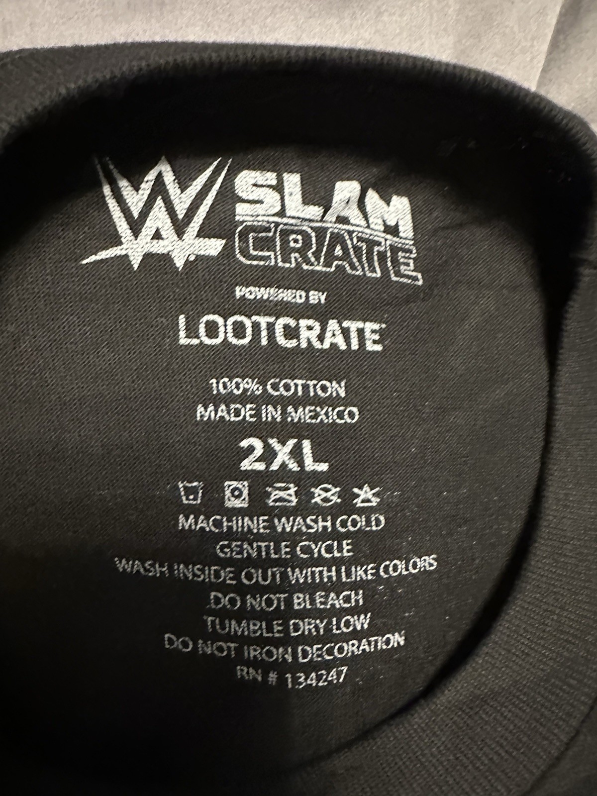 Sasha Banks Loot Crate WWE Slam Crate Black & Gold Graphic Logo Tee Men’s 2XL gallery