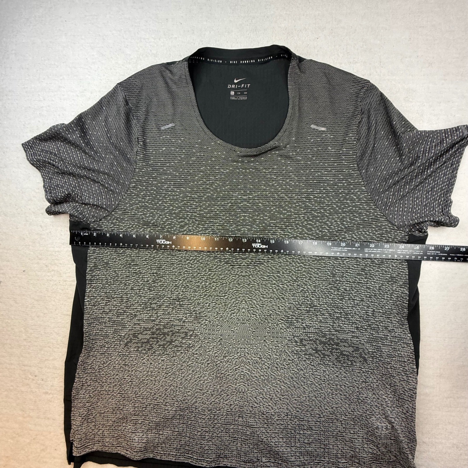 Nike Running Division Dri-FIT Mens XXL Black Gray Textured Training T-Shirt gallery