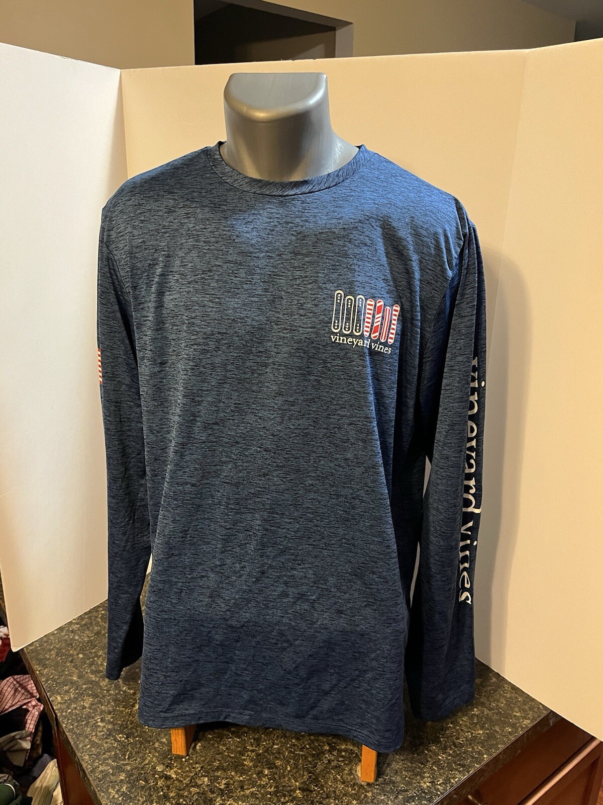 Vineyard Vines Men’s LS Pullover Shirt Blue Medium – Polyester Spandex