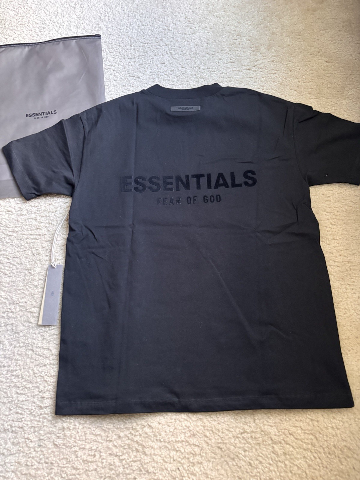 Essentials Fear of God Logo Crew Neck Short Sleeve Black Cotton T-Shirt XS gallery