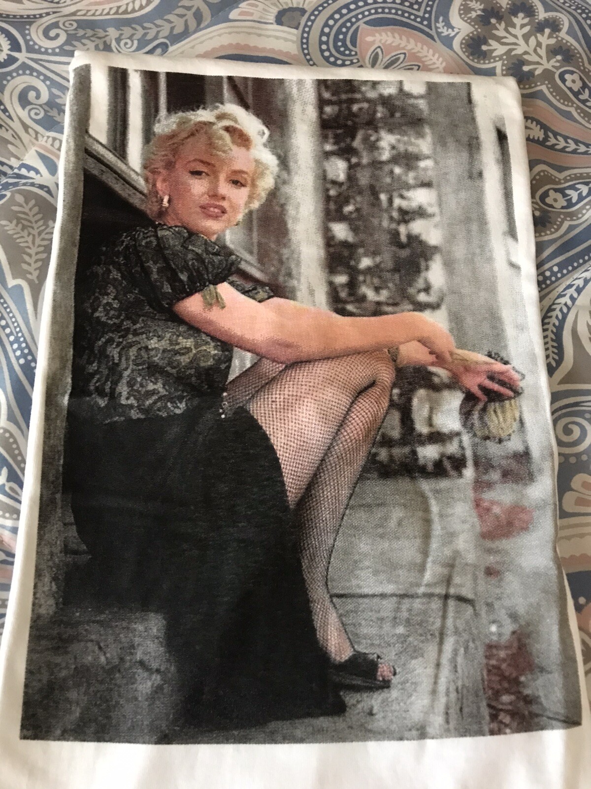 Marylyn Monroe Tee Shirt Size Large White Cotton SilkScreen Printed Front Image gallery