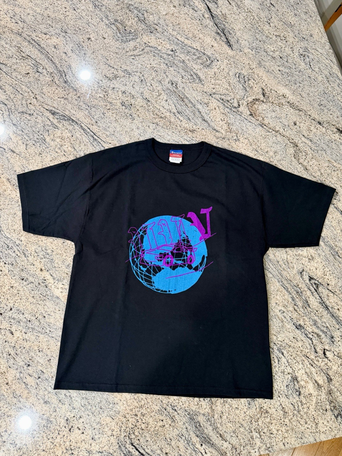 UUV Global Black T-Shirt & Cream Tote Bag | Tee Size Large gallery