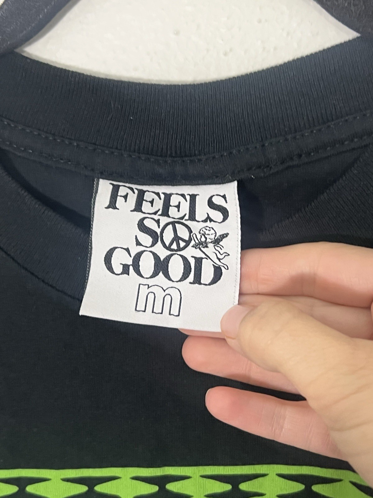 Feels So Good Unidos Austin T Shirt Black Green Size Medium gallery
