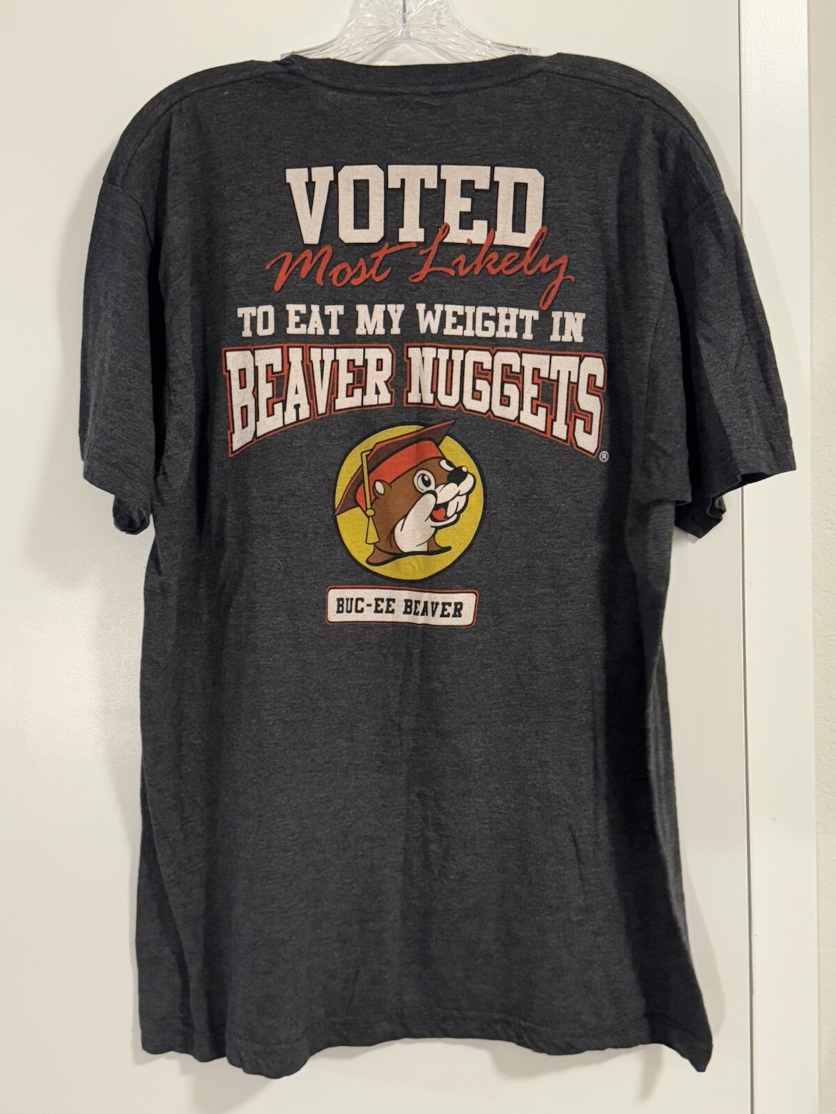 Buc-ee’s Tshirt Seniors 2022 Size XL Dark Gray Beaver Nuggets Short Sleeve Crew gallery