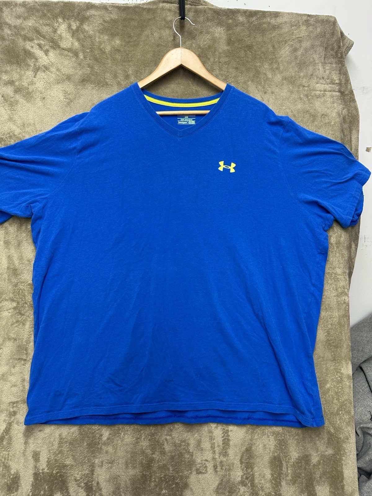 Under Armour Mens V neck Loose Fit Heat Gear Essential T Shirt Blue Sz 3XL