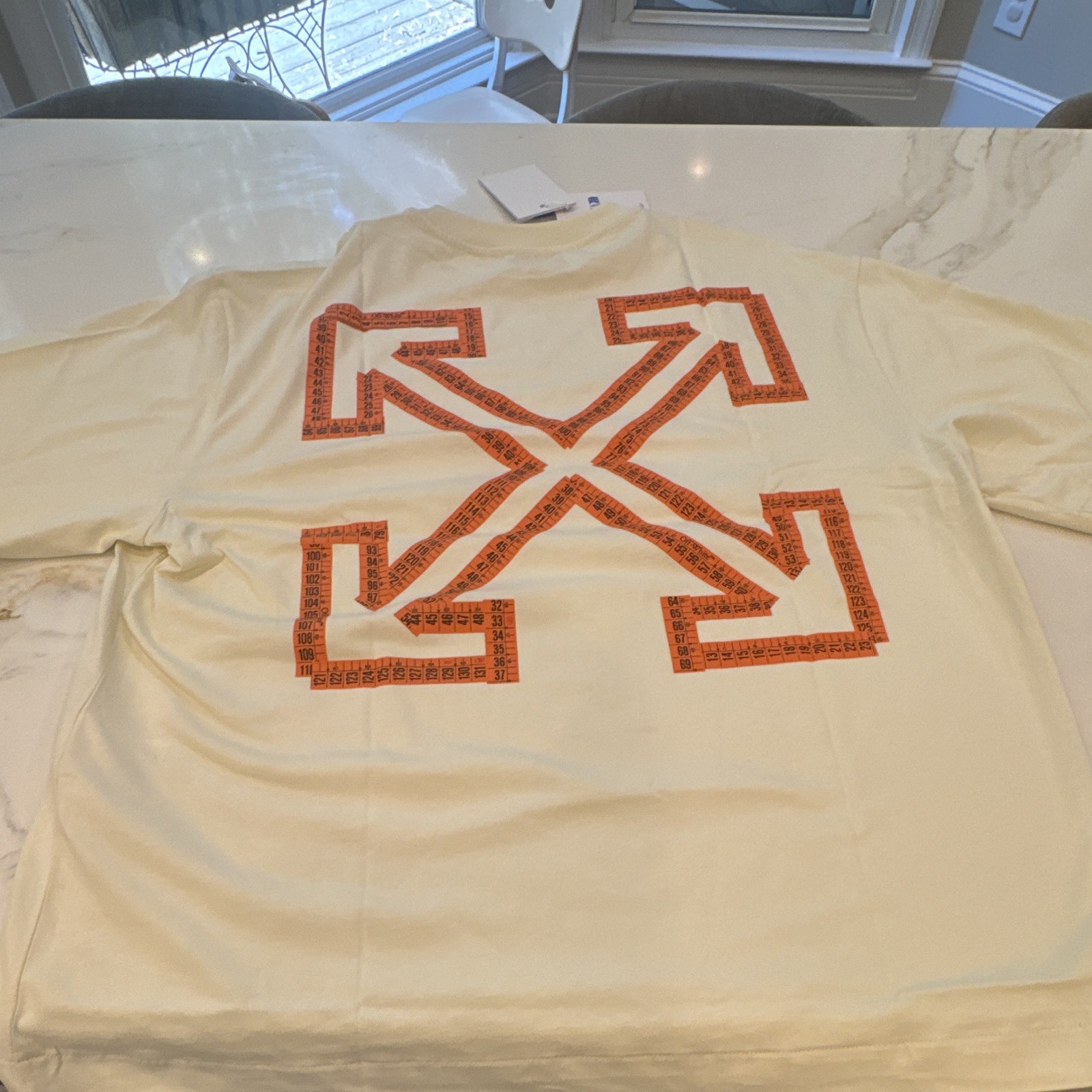Off-White arrow skate fit tee vanilla ice size large brand new Retail over 350 gallery