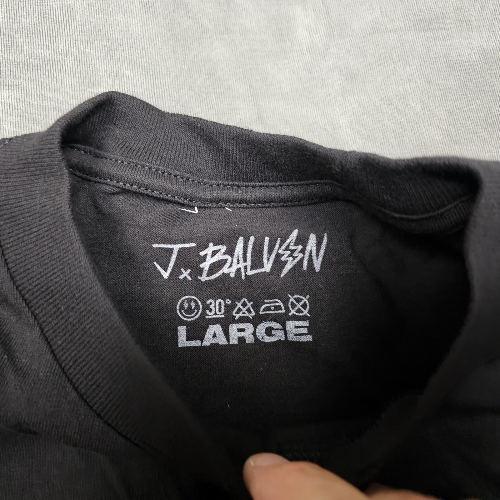 J Balvin Shirt Mens Large Black Jose Tour 2022 Lightning Smiley Graphic Tee gallery