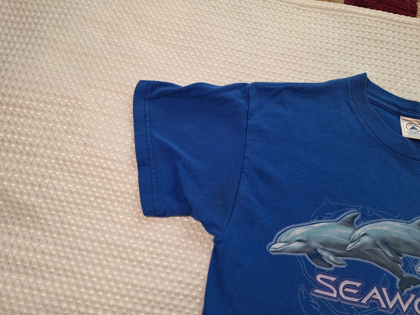 Sea World Dolphins Souvenir Blue Cotton T-shirt Size M Delta gallery