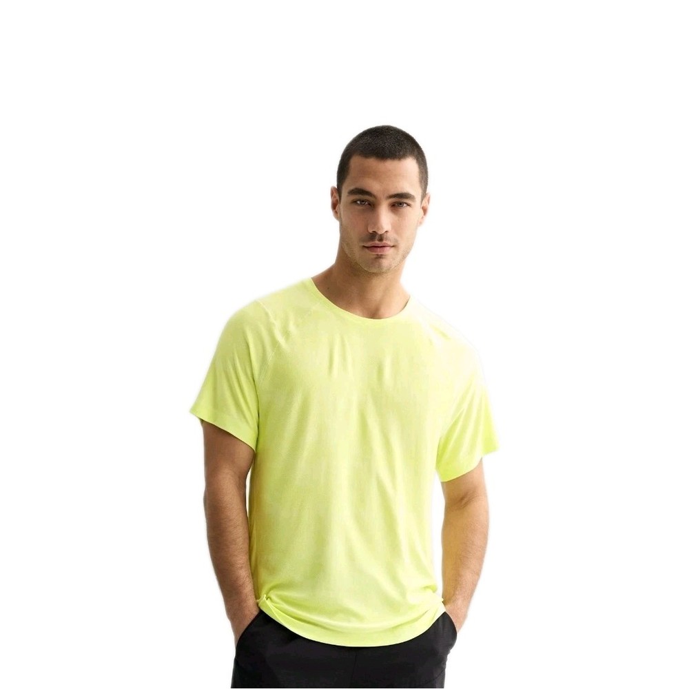 8-Y55 NWT Mens TEK GEAR Performance Crewneck Tee T-Shirt Yellow