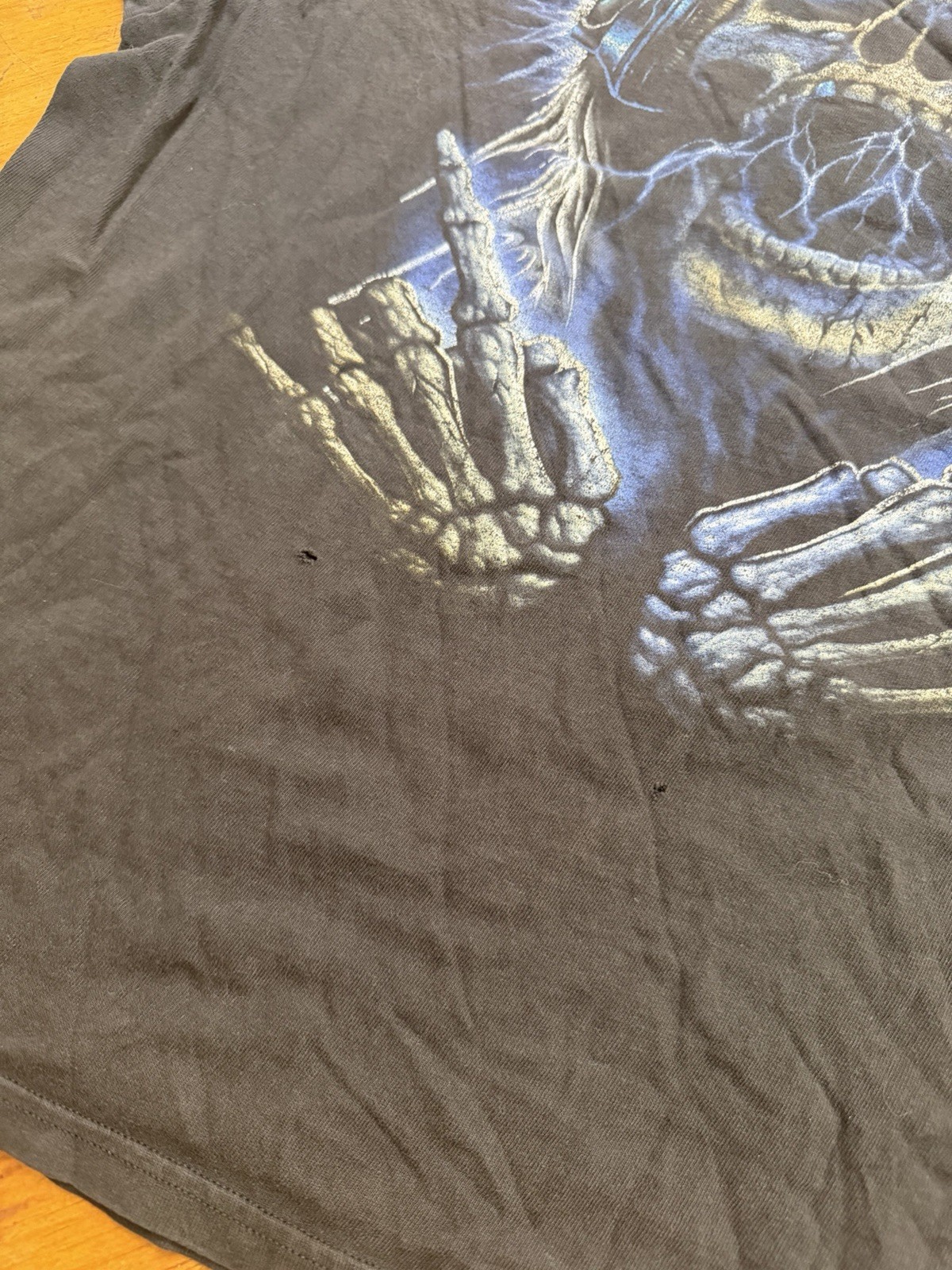 Y2K Joke Funny Skull Skeleton Headphones Lightning Shirt Mens Size XXL 2XL gallery