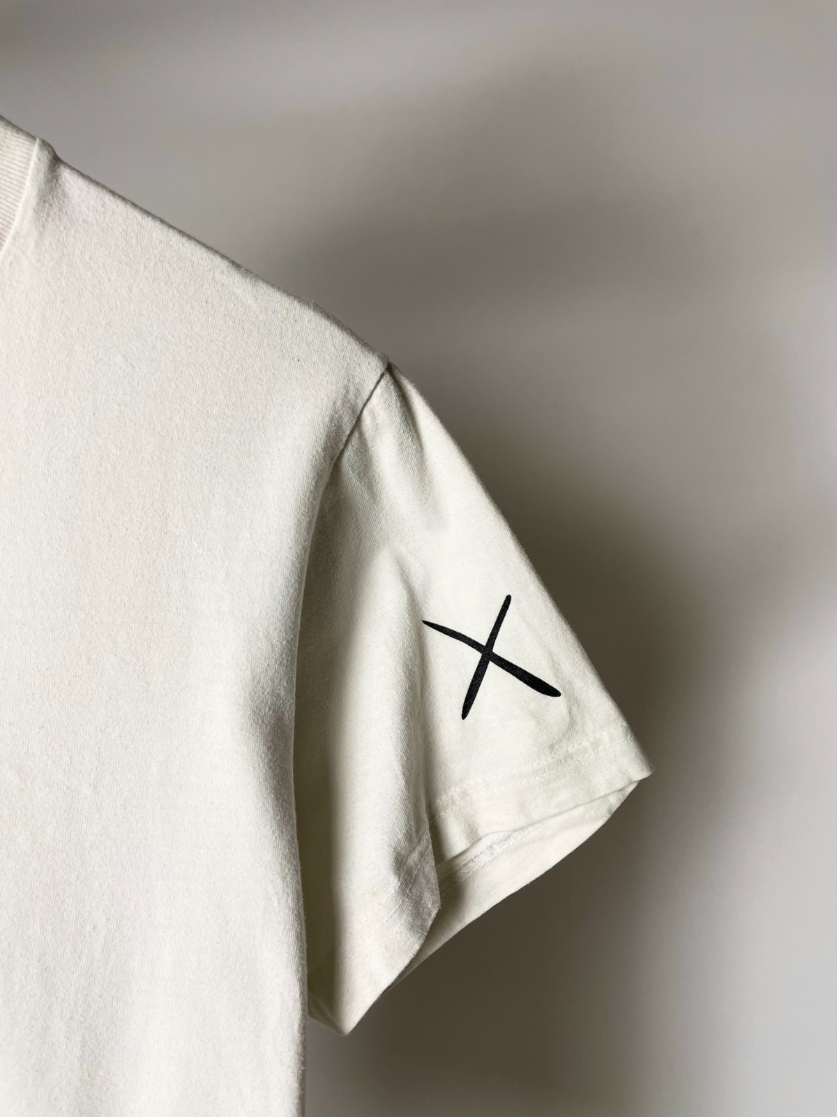 Kaws Summer XX ( Size S ) Vintage Companion Supreme White Tee T Shirt gallery