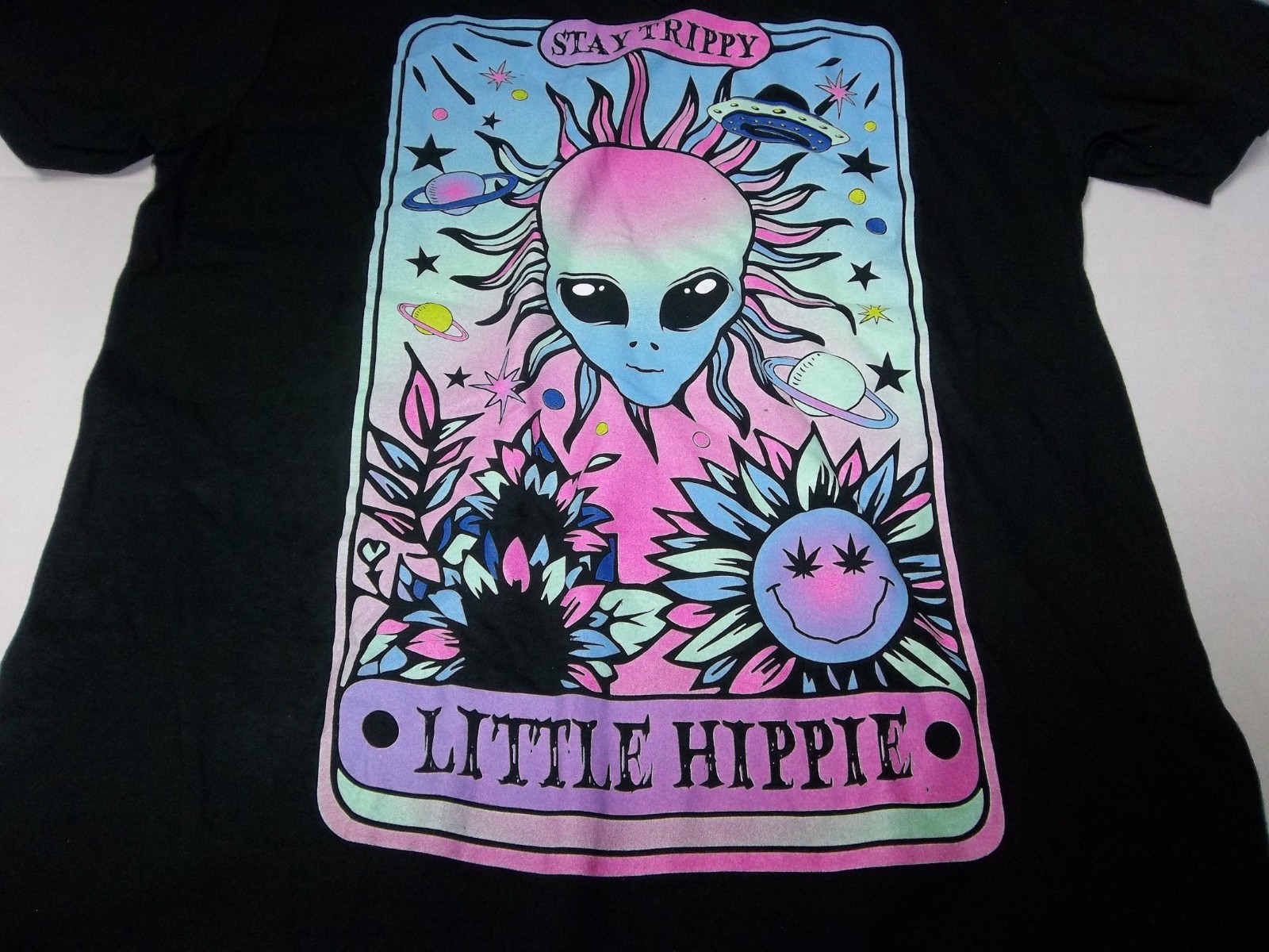 NWT Mens Size M Machine Wash Cold T-Shirt Stay Trippy Little Hippie Alien Flower gallery