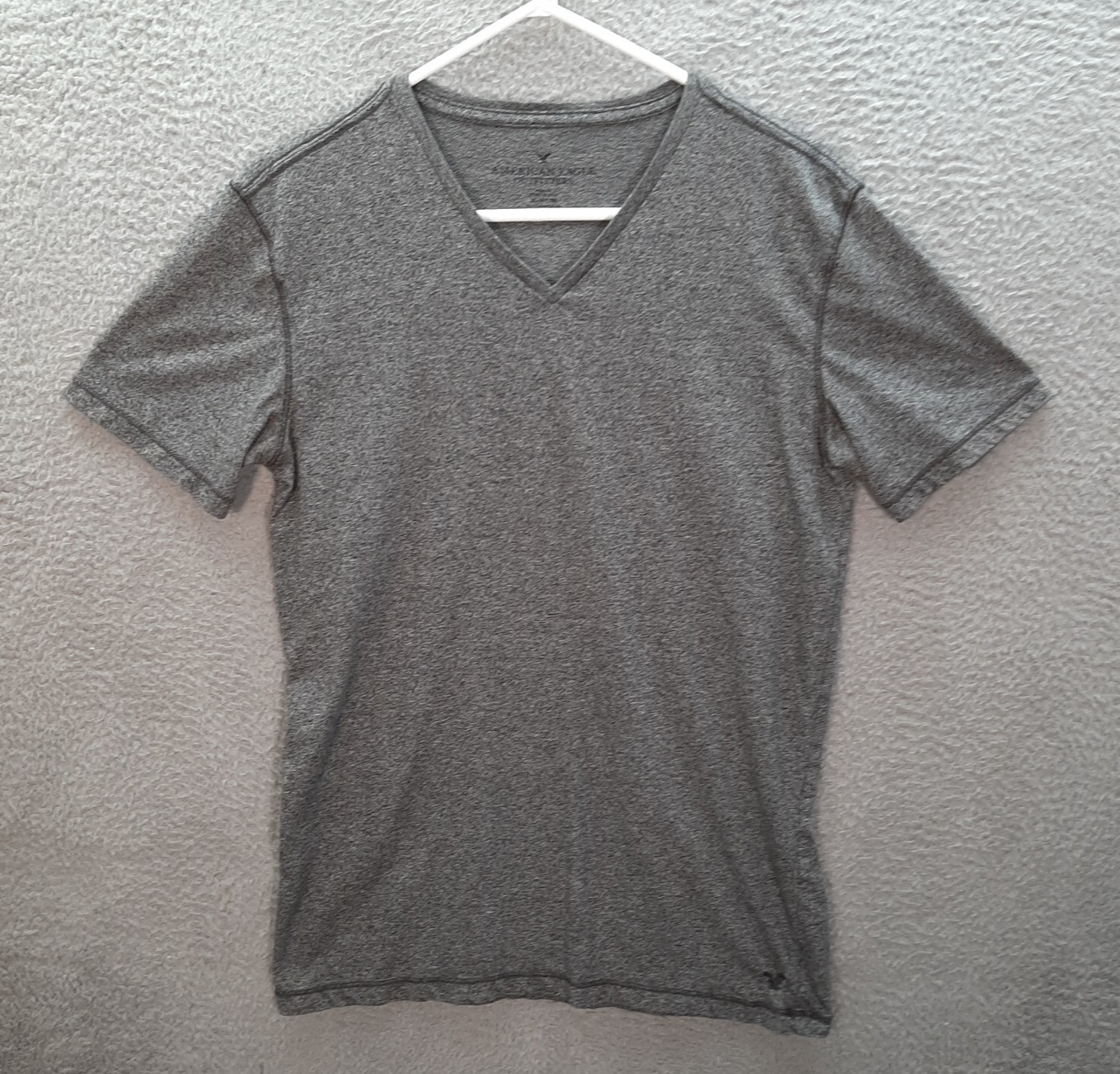 American Eagle Shirt Mens Medium Tall Gray Heather V Neck Preppy Workwear Casual