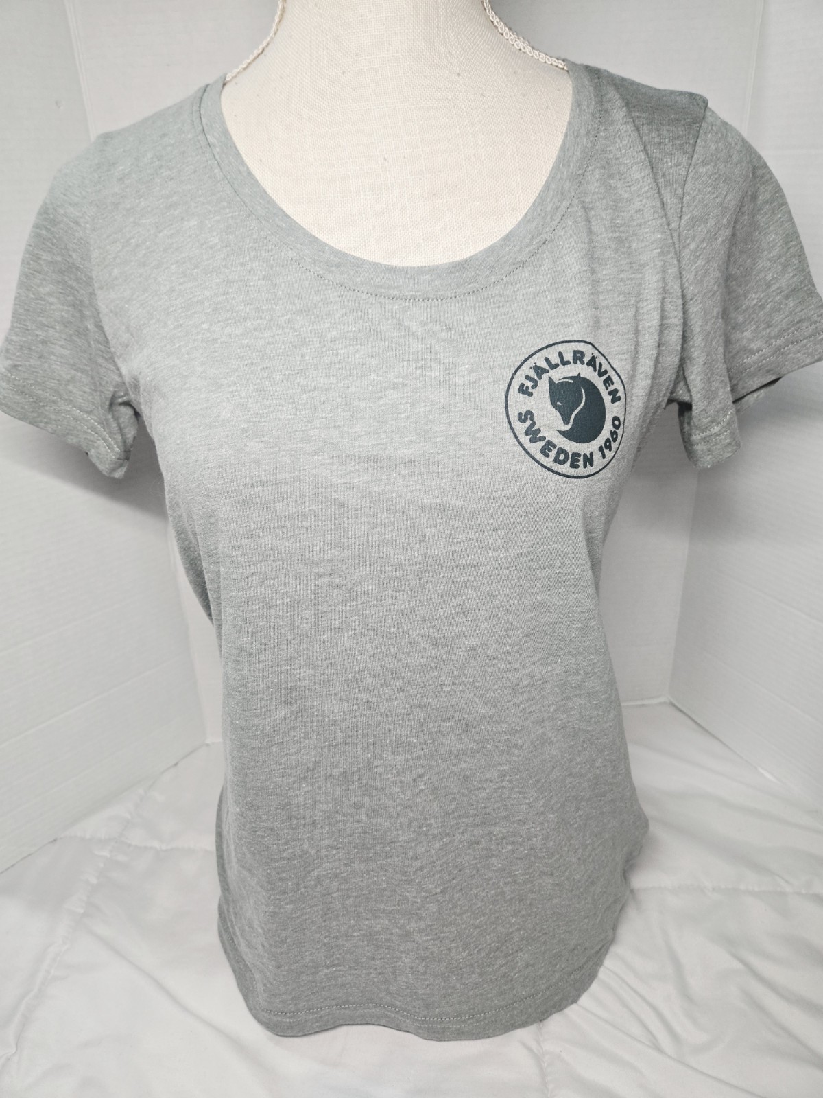 Fjallraven Womens Sz M Logo T-Shirt Grey Hiking Outdoor Lightweight Cotton Blend gallery