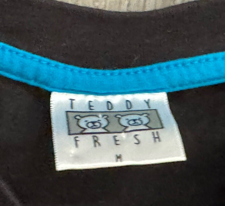 Teddy Fresh Graphic T-Shirt Stitched Button Eye Bear Men’s Medium Black gallery