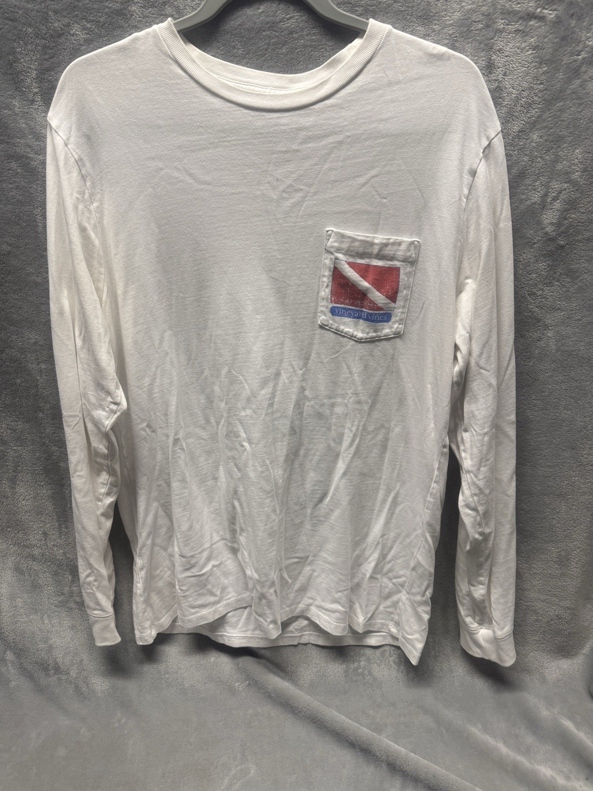 Vineyard Vines Pocket Tee Sz M Dive Flag Logo Preppy Coastal Casual Whale Shirt