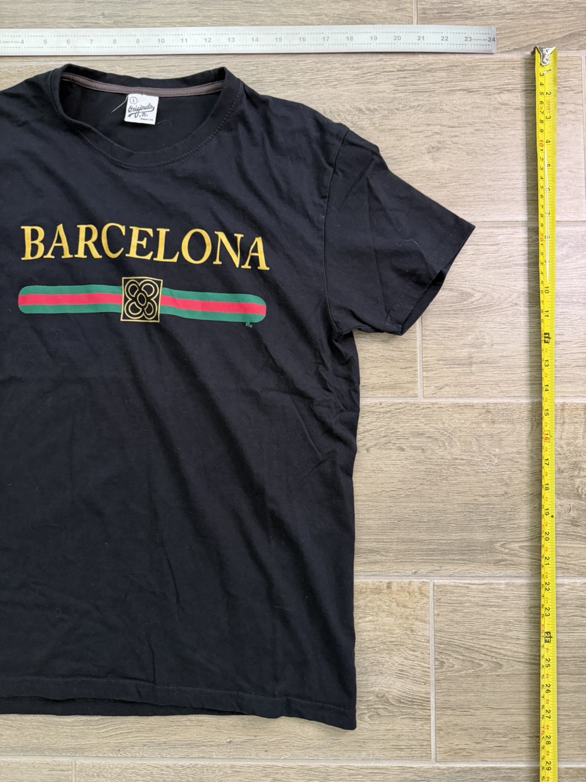Barcelona Graphic T Shirt Large Black Gold Lettering Streetwear Travel Tee gallery