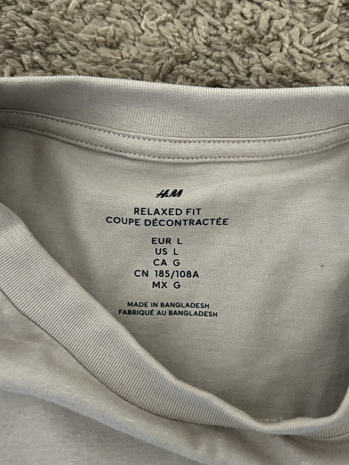 H&M Men’s Shirt Beige Size L Relaxed Fit Short Sleeve Tee gallery