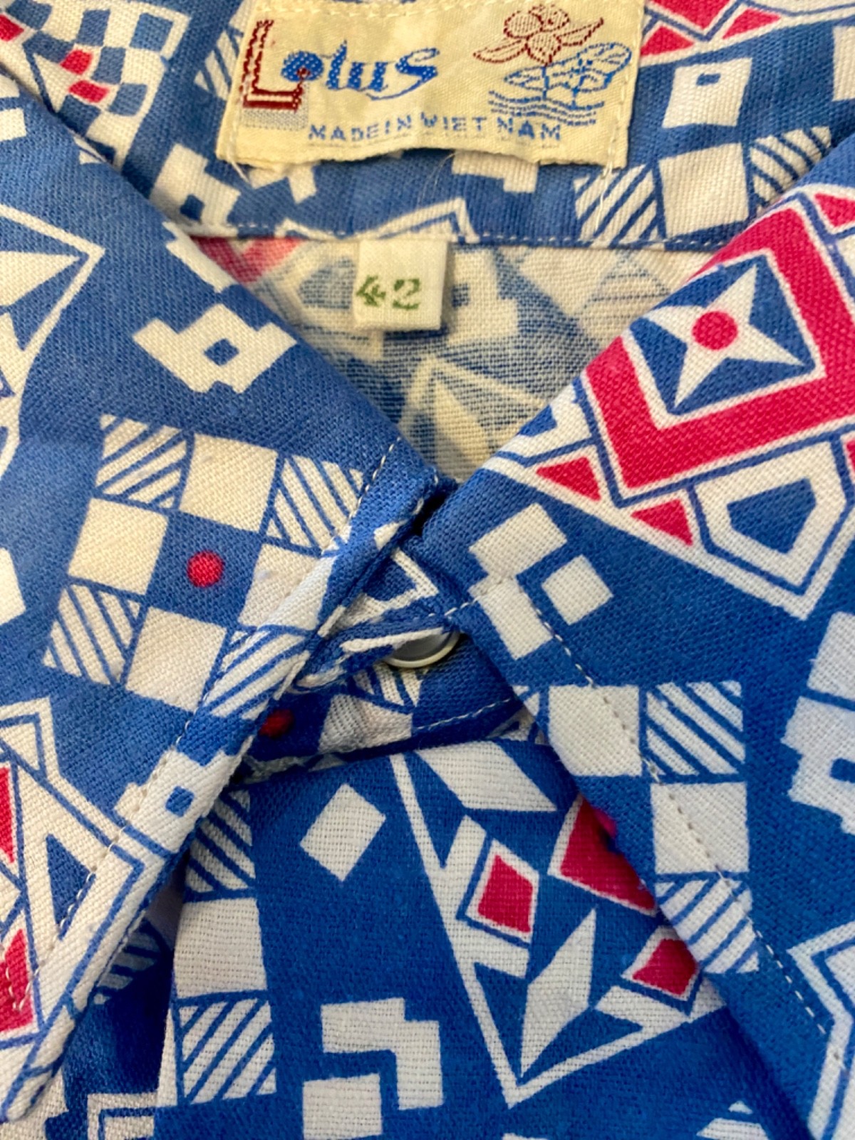 VTG mens 80's LOTUS BLUE RETRO PATTERN LOOSE FIT LONG SLEEVED SHIRT 42" gallery