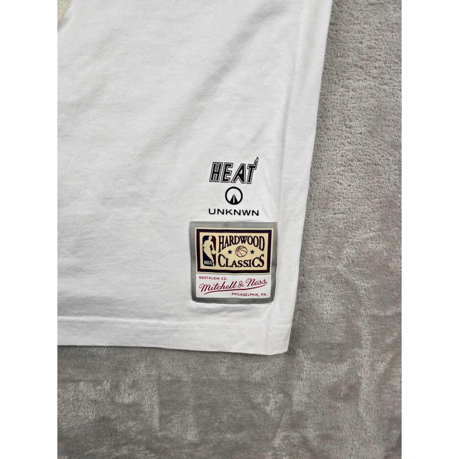 Mitchell & Ness x UNKNWN T-Shirt Mens M White Miami Heat Hardwood Classics *Read gallery