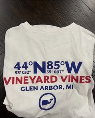 Vineyard Vines Men’s White Cotton Pocket Tee Whale Graphic Glen Arbor MI M