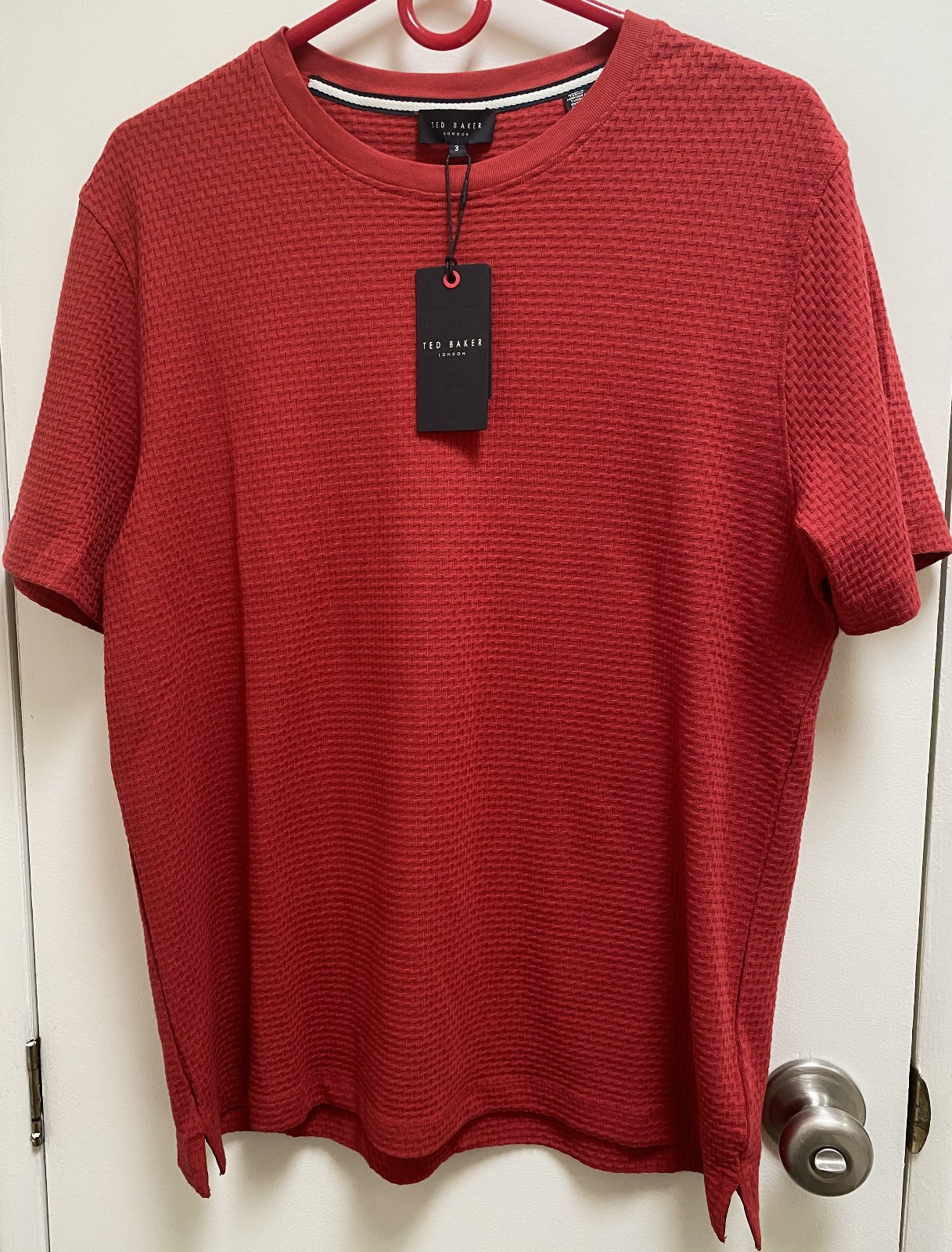 TED BAKER Short Sleeve Men’s Sz 3/M Red Better Cotton Curly Textured T-Shirt NWT