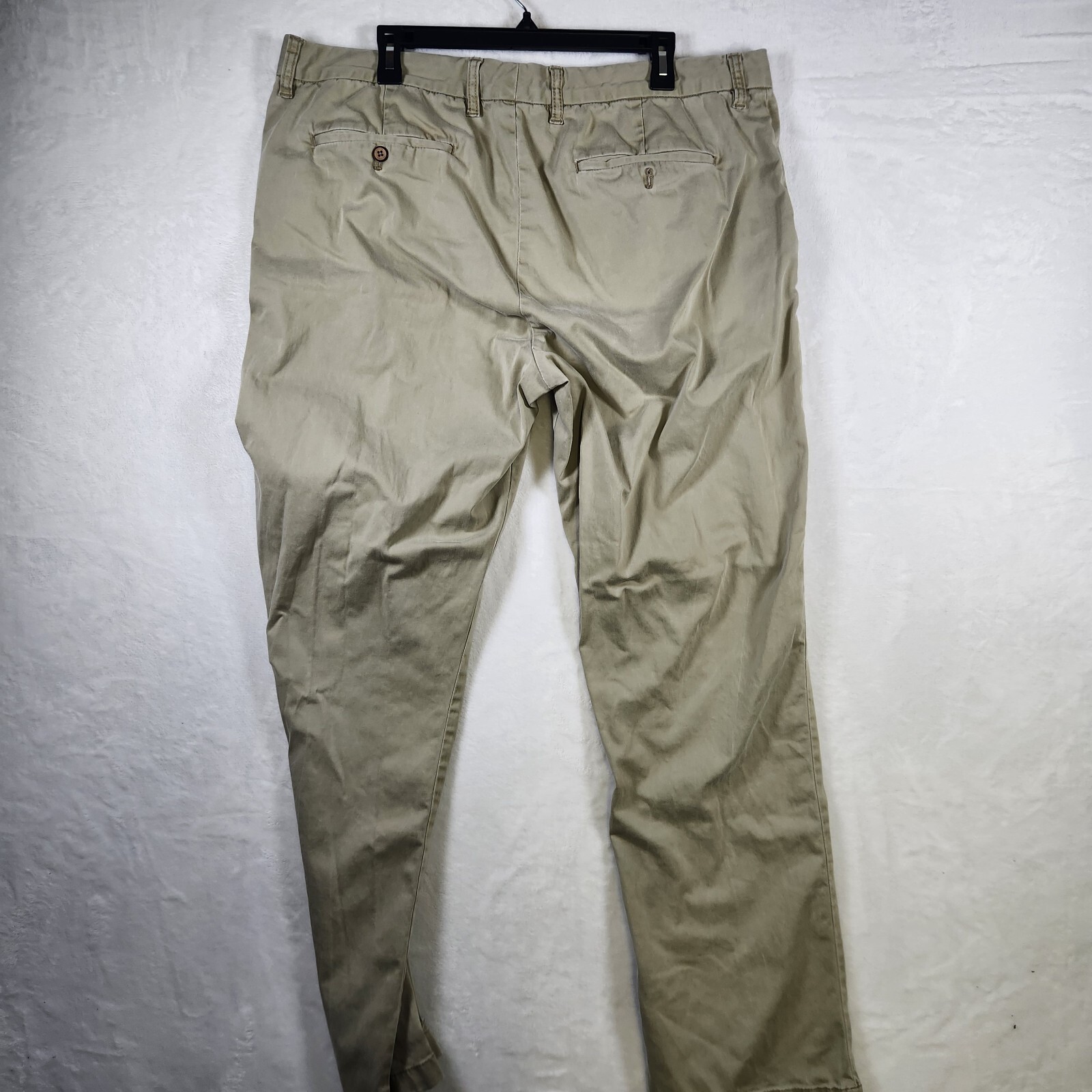 Tommy Bahama 38x32 Flat Front Chino Pants Khaki Relaxed Fit Lightweight gallery