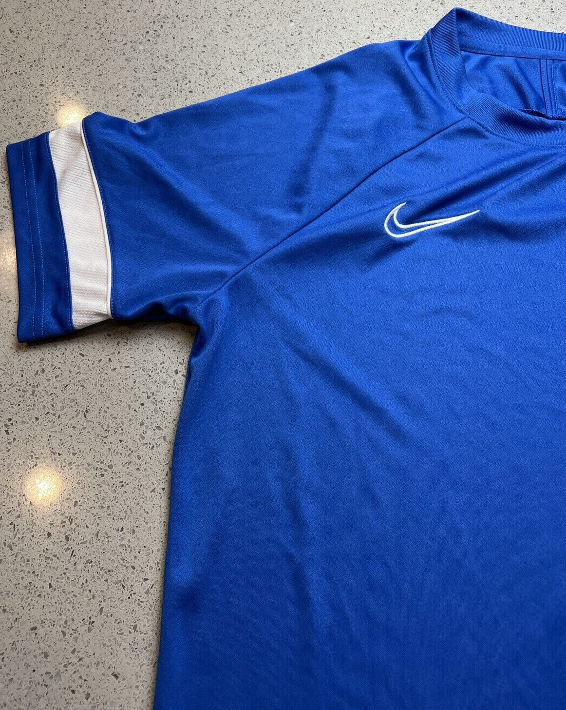 NIKE BLUE EMBROIDERED SWOOSH DRI-FIT T SHIRT SZ L gallery