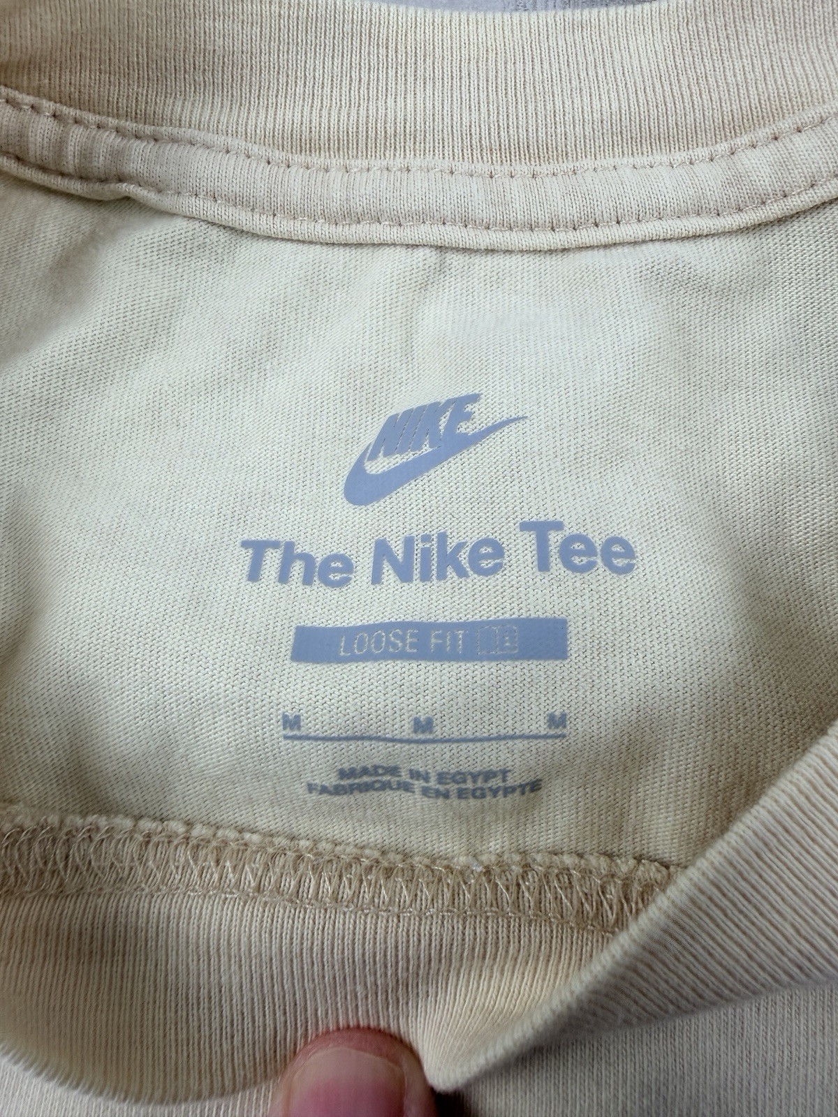 Nike Sportswear Men's T-Shirt Sanddrift FZ5399-110 Size Medium NWT Fast Ship gallery