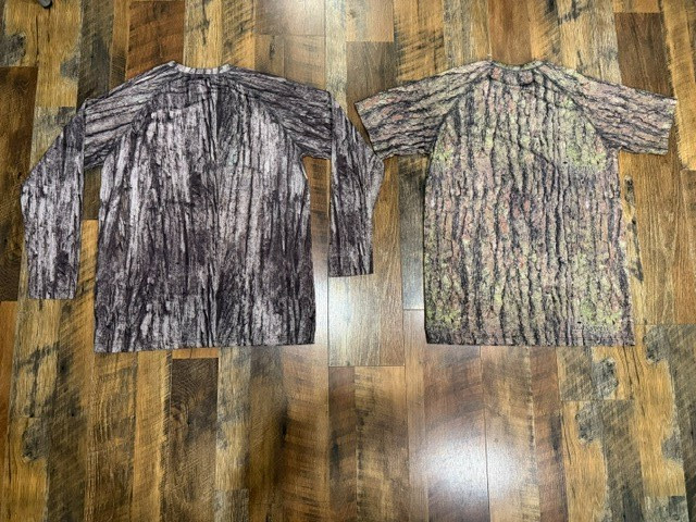 (2) Bald Cypress Camo Pocket T-Shirt Long Sleeve Men's Small Duck Hunting Shirt gallery