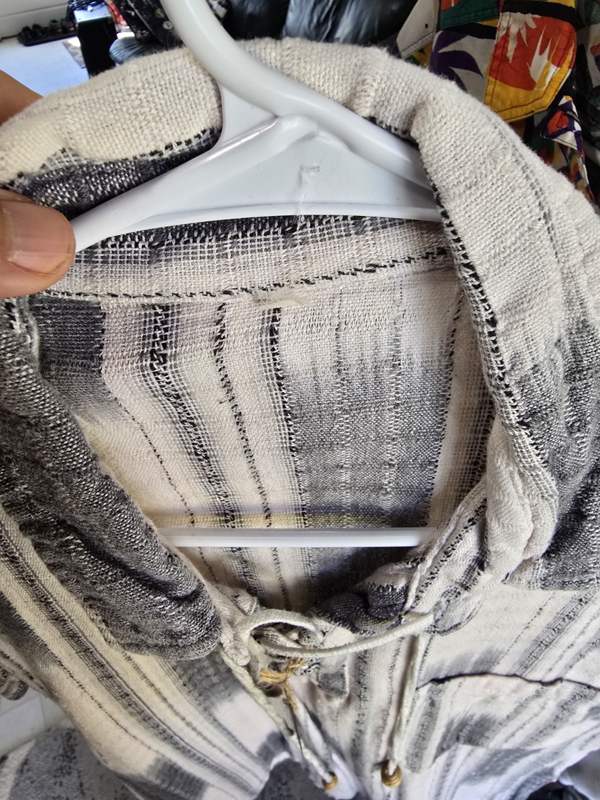 Men's Striped Woven Lace-Up Short Sleeve T-Shirt Gray White Cotton Pocket Beads gallery