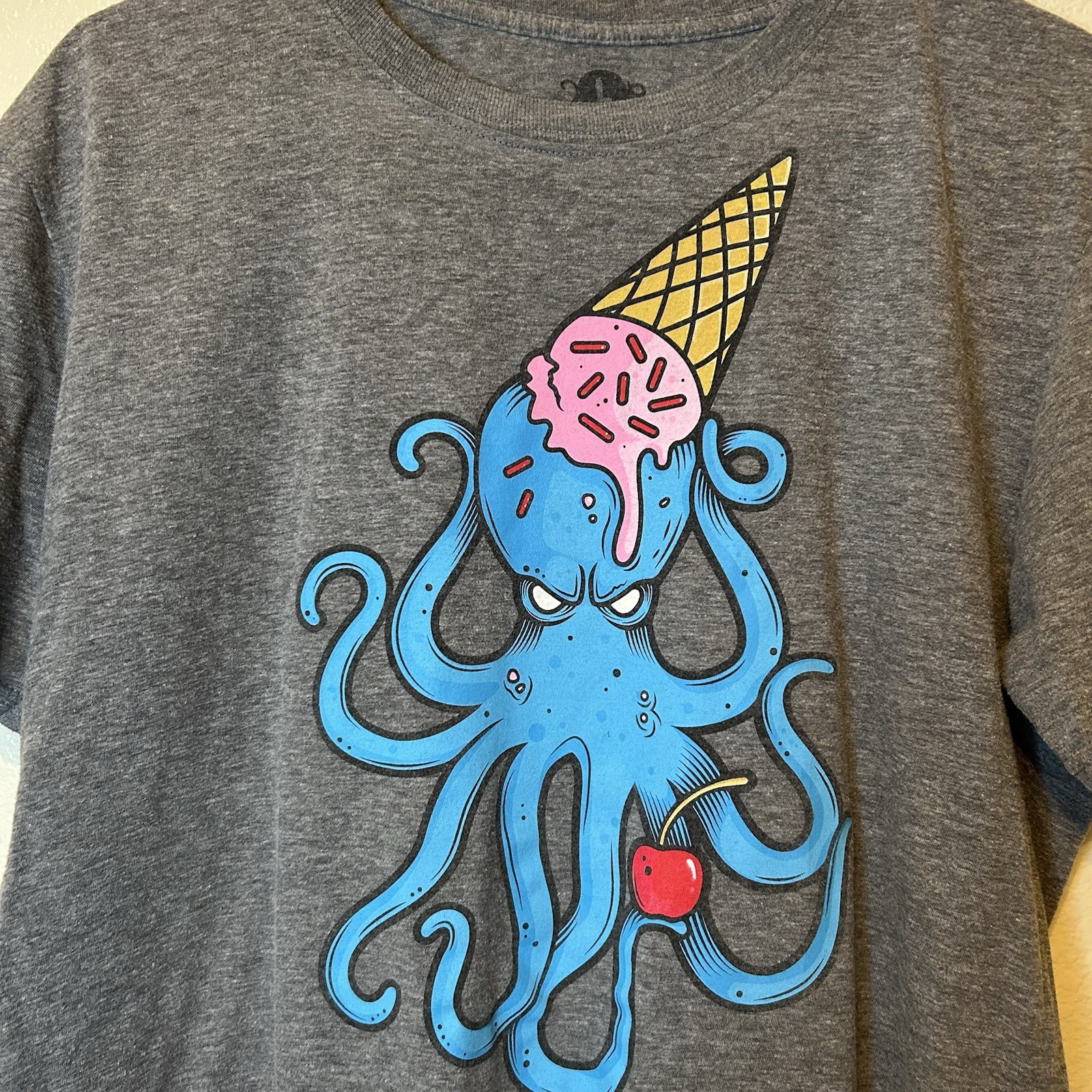 Mark Hoppus Blink 182 Octopus Ice Cream Cone Shirt Large HMNIM Cherry Band BG20 gallery