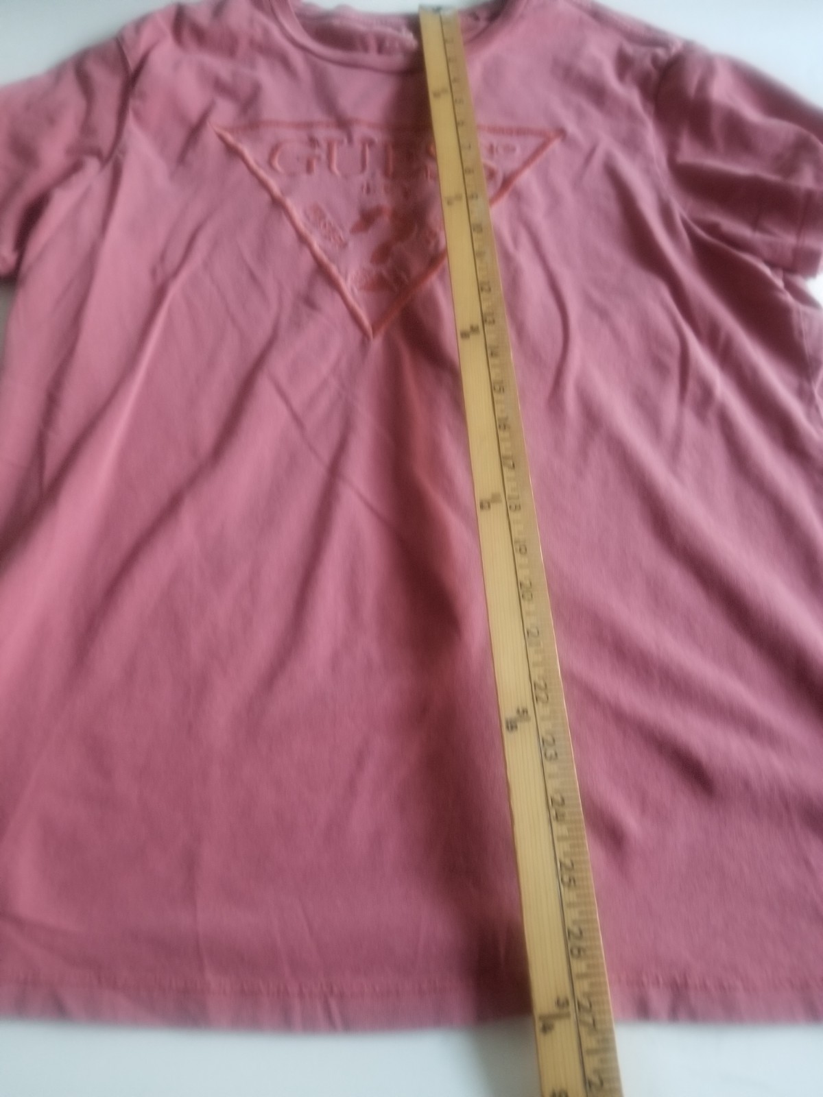 GUESS Unisex Triangle Logo T-Shirt Rose Large gallery
