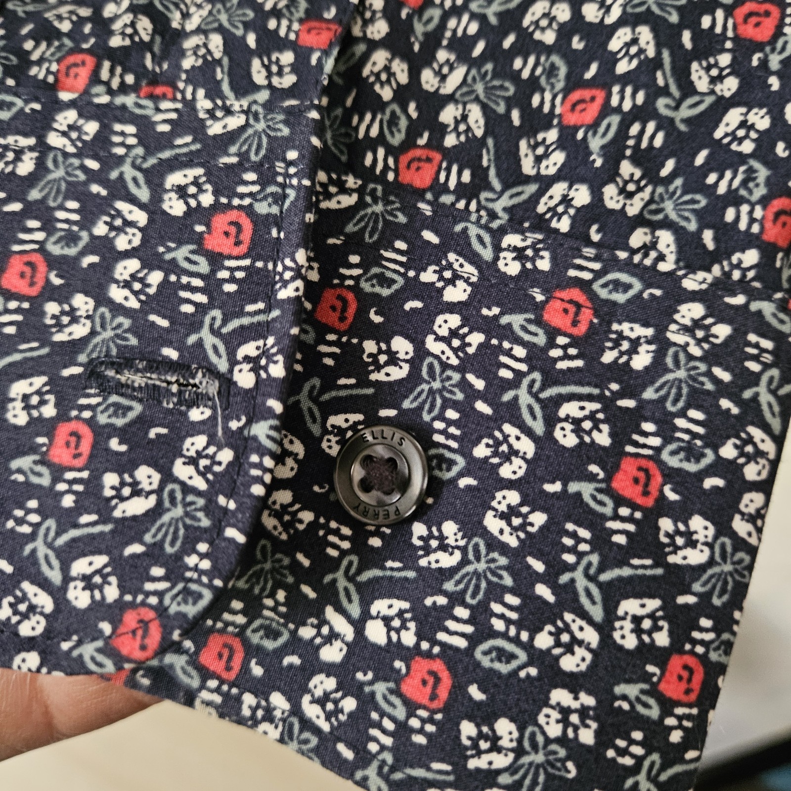 Perry Ellis Men's SMALL Buttom Up Shirt Long Sleeve Navy/Flowers 100% Cotton gallery
