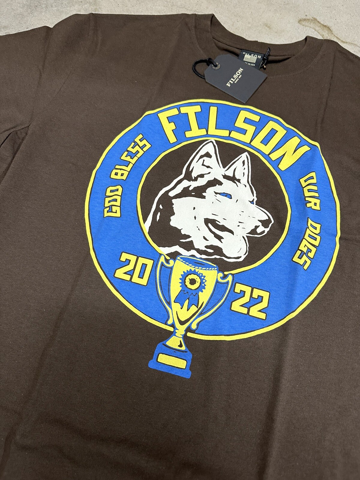 NWT Filson Pioneer Graphic T Shirt Brown God Bless Our Dogs Brown Blue Outdoors gallery