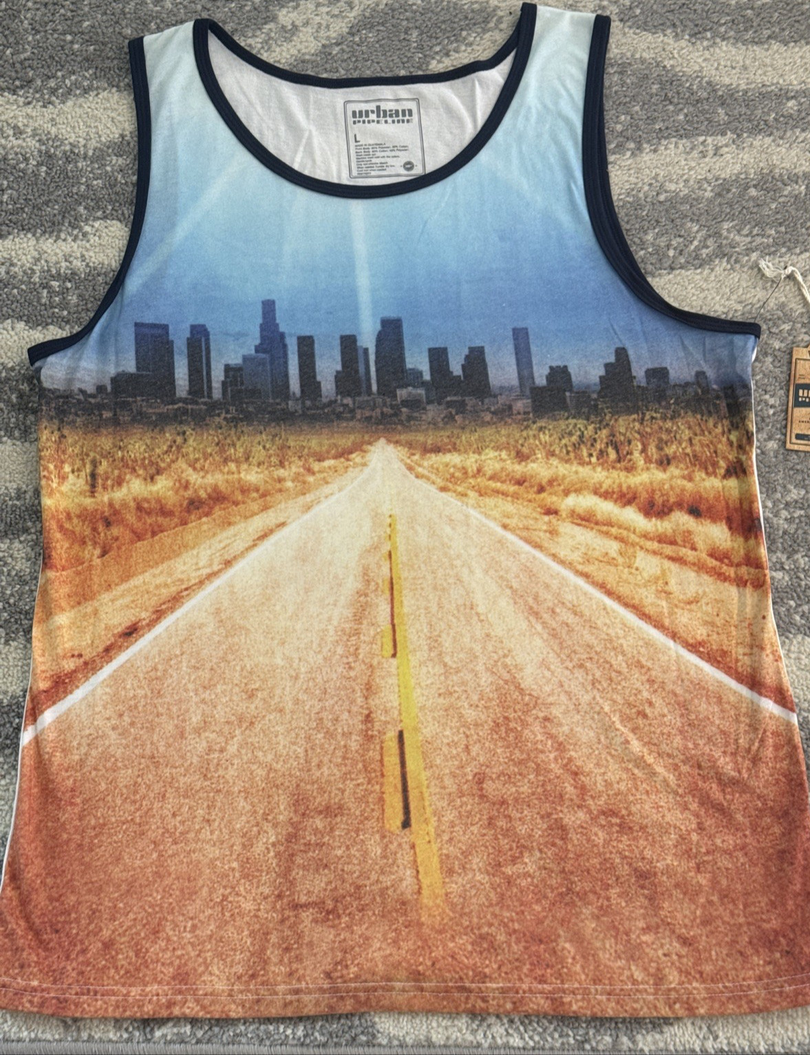 2015 Urban Pipeline Cityscape Skyline Road Trip Graphic Tank Top Size Large gallery