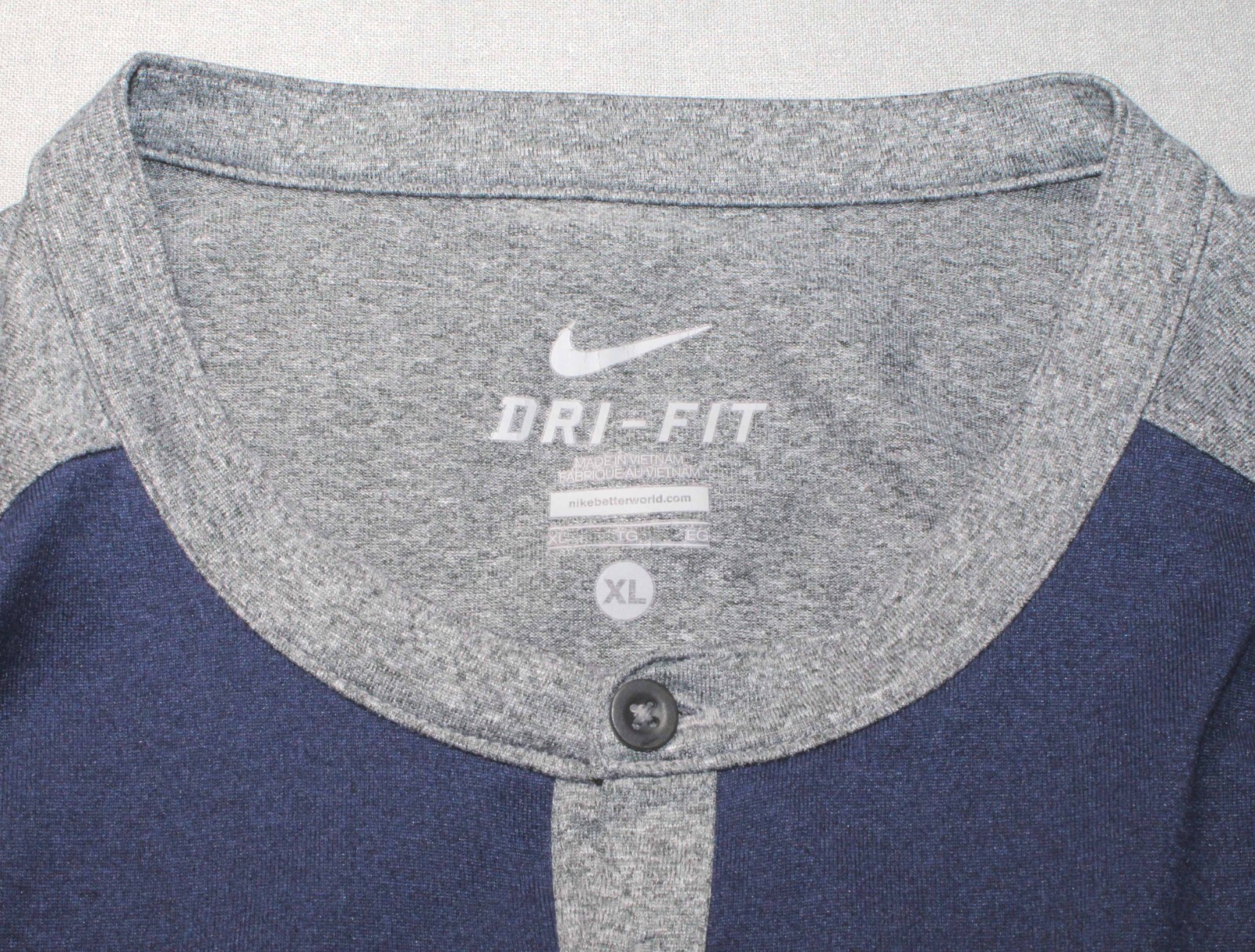 Nike Dri Fit Brigham Young Cougars 3 Button Henley 3/4 Sleeve Shirt Mens Size XL gallery