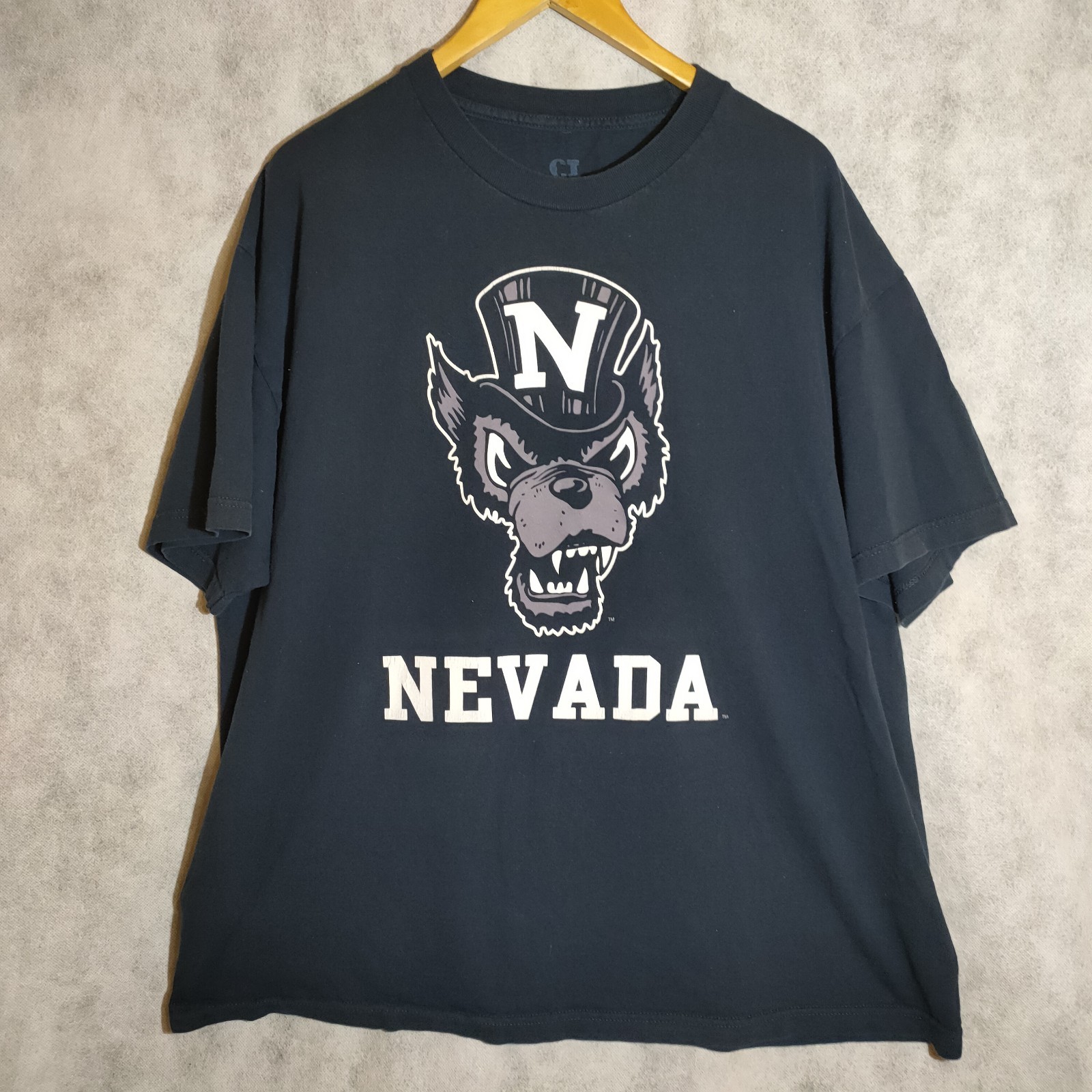 Nevada Wolf Pack Wolfie T-shirt XXL CI Sport Navy Blue College Football