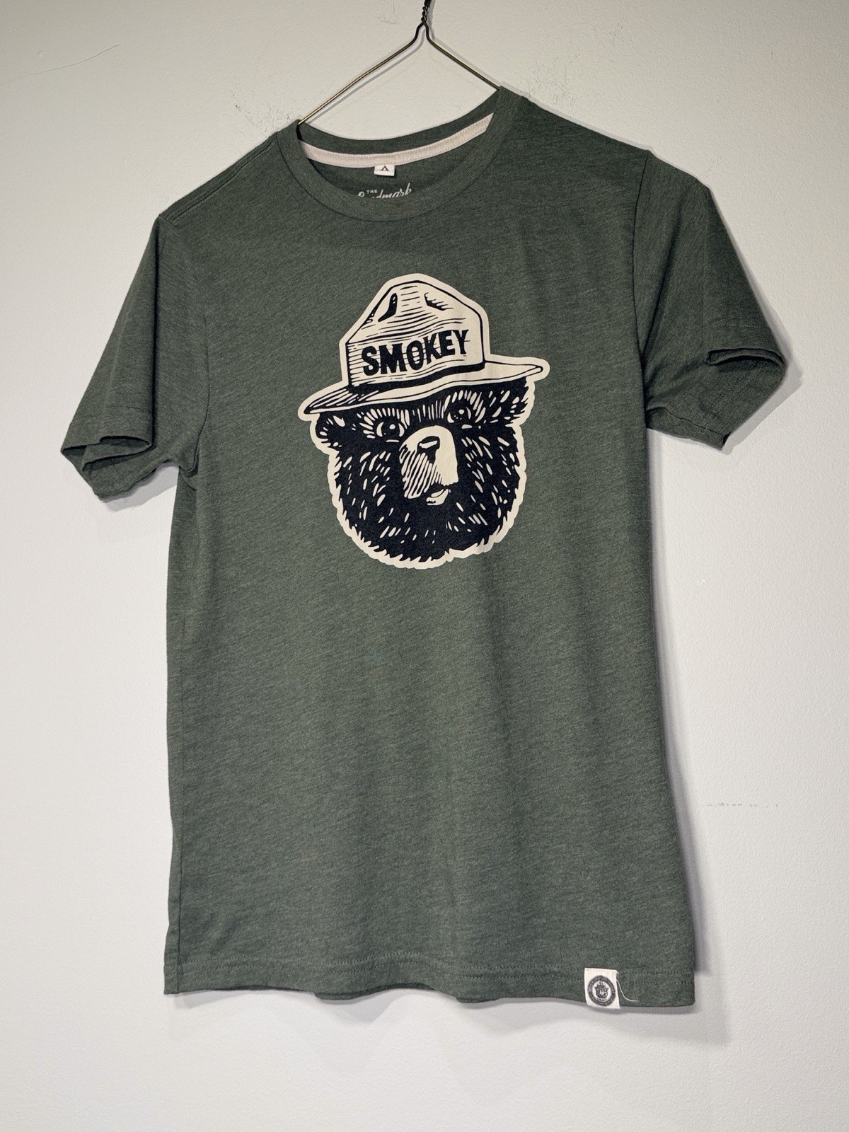 THE LANDMARK PROJECT UNISEX SMOKEY THE BEAR SHORT SLEEVE TEE SMALL GREEN gallery