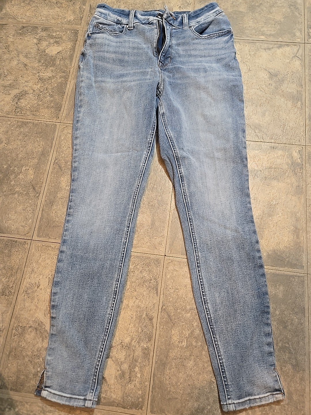 Women’s New Without Tags Maurices Medium M jeans Light Wash Skinny