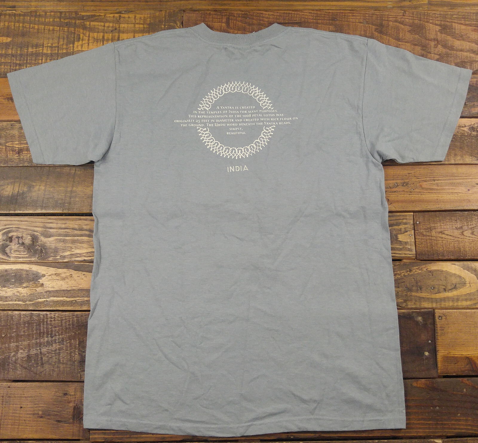 New Vintage 2001 Discovery Channel Store Mandala India Gray T-Shirt Size L gallery